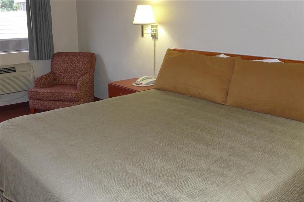 Good Nite Inn Calabasas Room photo