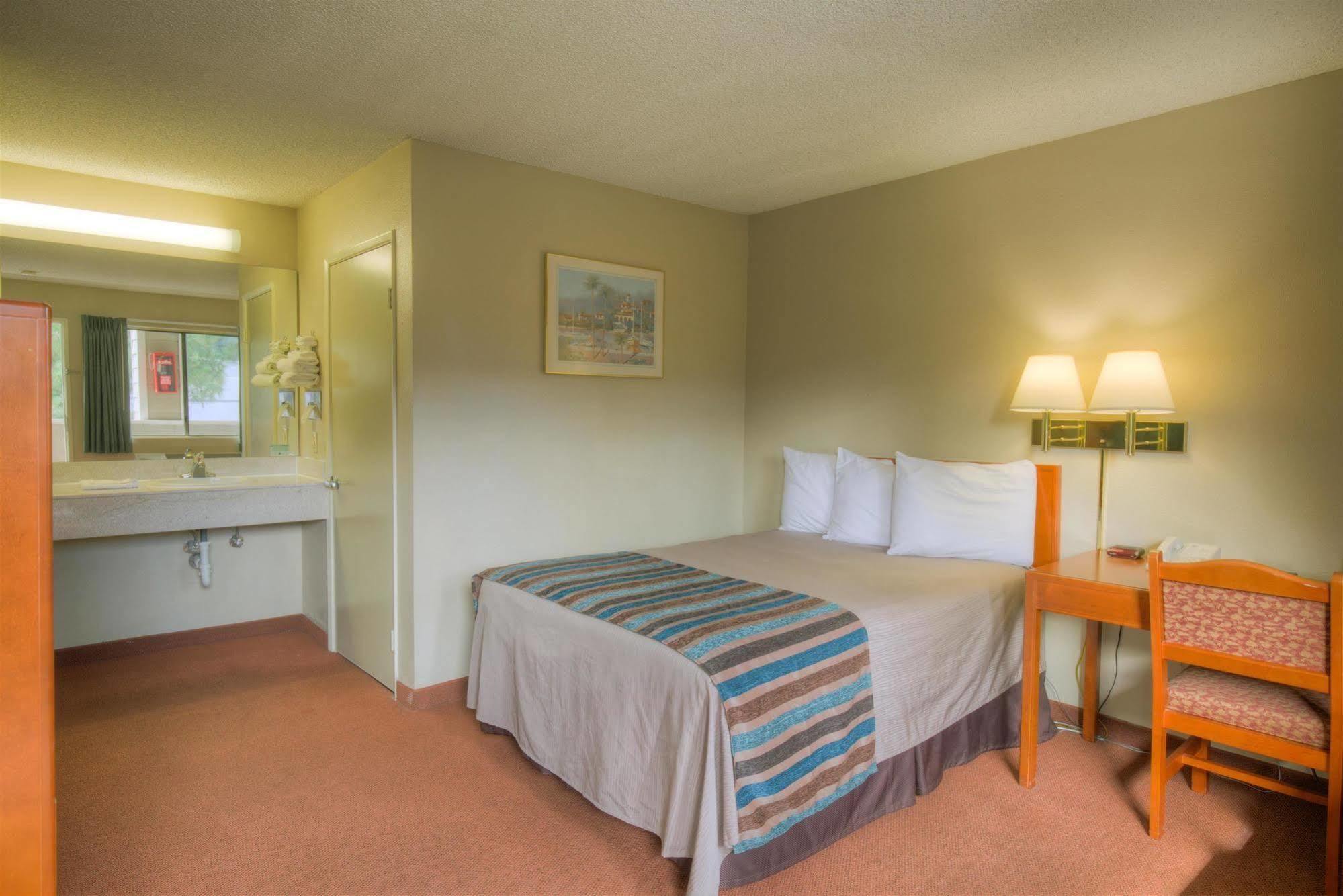 Good Nite Inn Calabasas Exterior photo